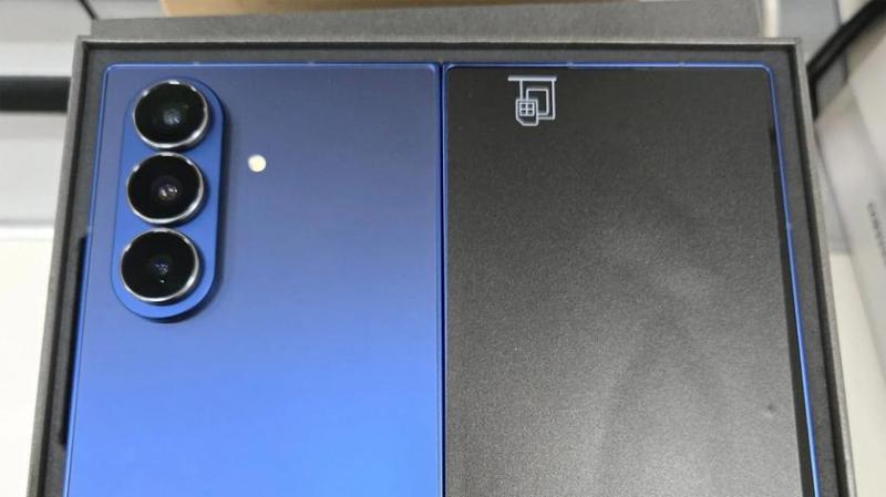 Так выглядит складной флагман Samsung: инсайдер показал “живые” фото Galaxy Z Fold 7