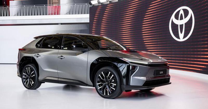 Toyota начнёт выпускать электрический кроссовер bZ4X в Индонезии