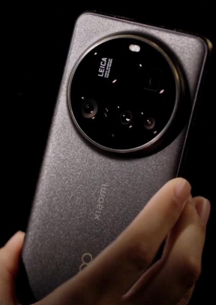 Xiaomi представила особую версию своего фотофлагмана, посвященную столетию Leica