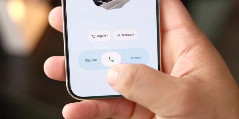 Бета-версия Google Телефон получила обновление дизайна в стиле Material 3 Expressive