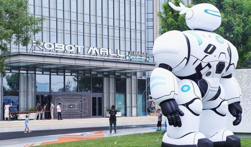 Будущее здесь: в Пекине открылся Robot Mall — огромный специализированный центр по демонстрации, продаже и обслуживанию роботов