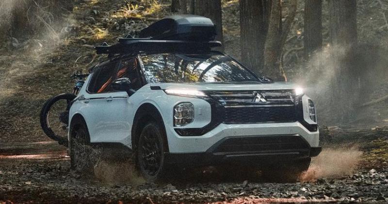 Mitsubishi Outlander Trail Edition: больше чёрного декора