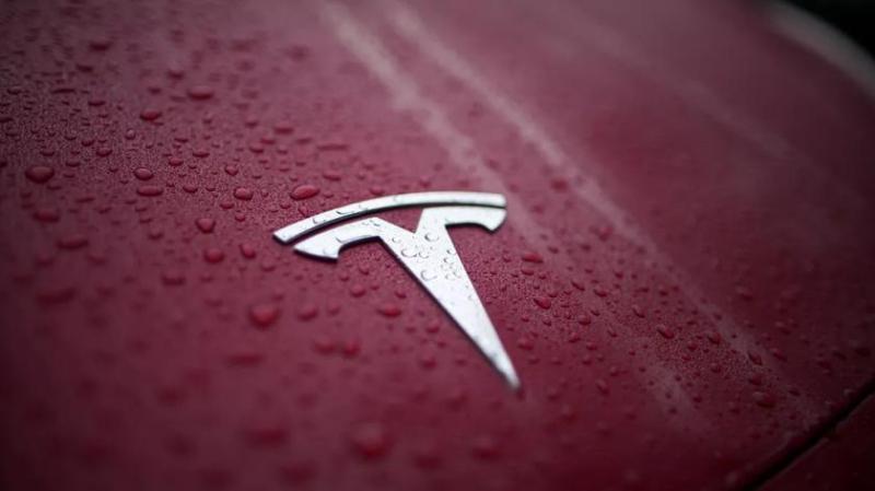 Суд обязал Tesla выплатить $243 млн за смертельное ДТП с участием автопилота