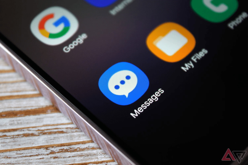 В фирменном приложении Samsung Messages реализована поддержка спутниковой связи