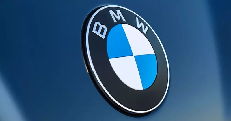Тревожный звонок для традиционалистов: обновленная эмблема BMW iX3