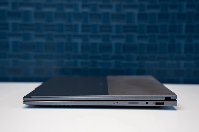 Новый эксперимент Lenovo: компания официально представила необычный ноутбук с вращающимся дисплеем