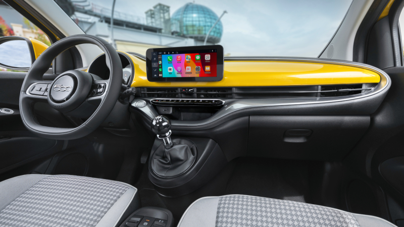 Новый Fiat 500 Hybrid: раскрыты характеристики и цены в Италии