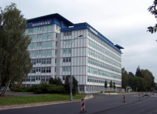 Массовый найм в Foxconn: Apple форсирует подготовку к запуску iPhone 17