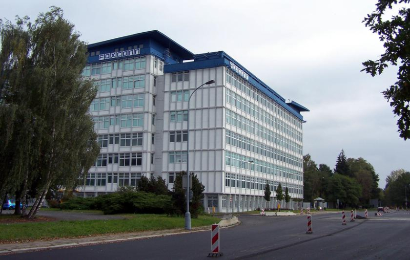 Работники Foxconn в Чжэнчжоу работают сверхурочно - стартовало массовое производство iPhone 17