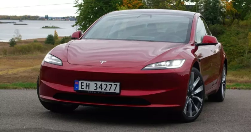 Behind the Wheel of a Tesla Model 3: Cutting-Edge Electric Performance