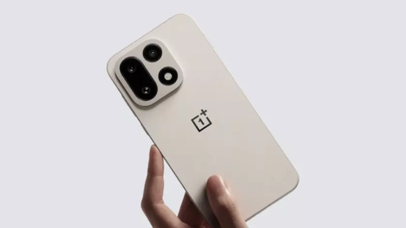 OnePlus 15 - новый флагманский смартфон