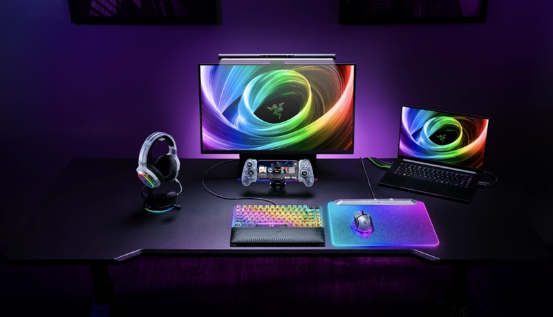 Razer представила Phantom White — стильную линейку полупрозрачной геймерской периферии с ретро-футуристическим дизайном и RGB-подсветкой