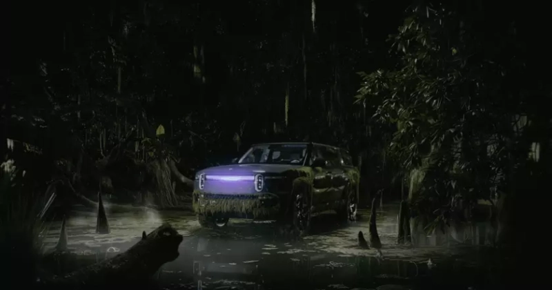 Приготовьтесь к Жути: Rivian R1S показывает потенциал 'Spooky Swamp' режима