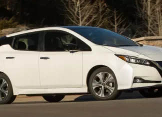 Nissan экстренно отзывает 43 тысячи электрокаров из-за рисков возгорания батарей