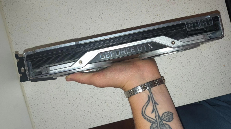 В старом ПК с барахолки найден уникальный инженерный образец GeForce GTX 2080 Ti