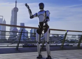 Первый в мире гуманоидный робот, который прошел 106 км: как AgiBot A2 покорил Книгу рекордов Гиннесса