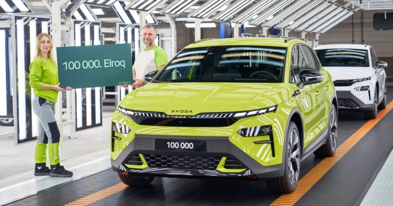 Чехия отмечает: юбилейный автомобилем Škoda Elroq с конвейера!