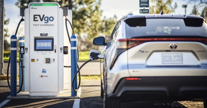 Зарядное будущее: Toyota bZ4x осваивает станции