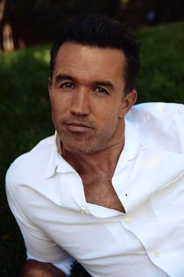 Официально: автор 