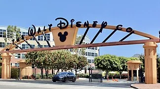 Disney против Google: Война за интеллектуальную собственность в эпоху генеративного ИИ