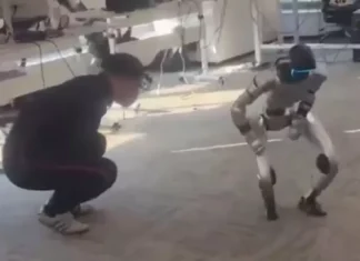 Восстание машин или сбой программы? Робот Unitree G1 атаковал мастера боевых искусств