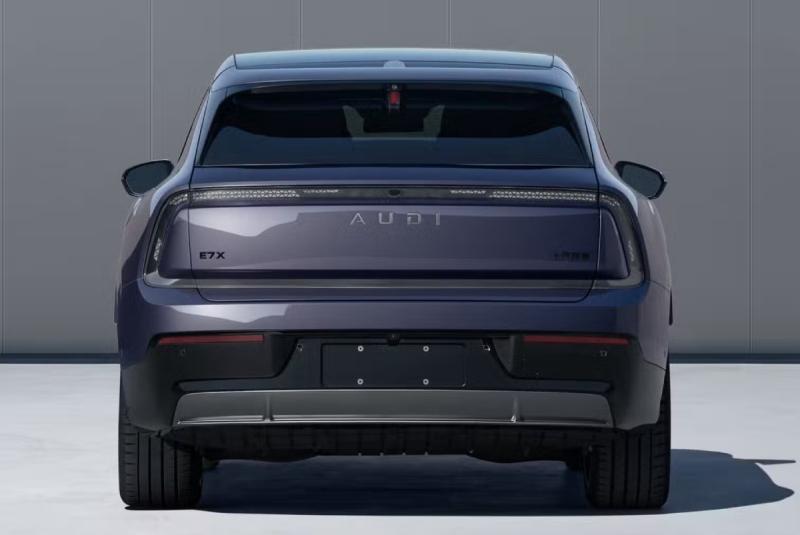 AUDI E7X автомобиль, вид спереди