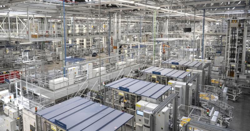 Seat и Cupra открыли в Испании завод по сборке аккумуляторов для электромобилей