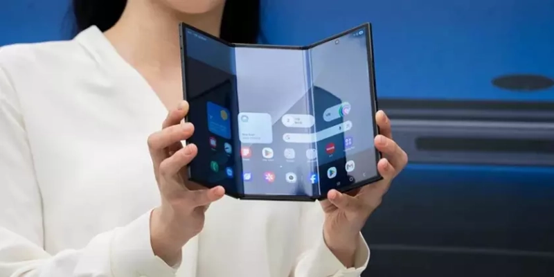 Tri-Fold Magic: Samsung's Latest Galaxy Z Reveal