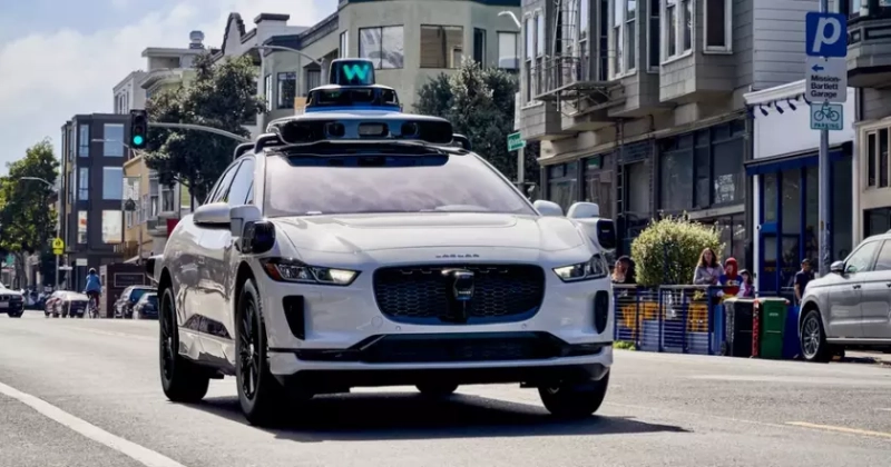 Электромобили Jaguar I-Pace подключаются к флоту беспилотных такси Waymo