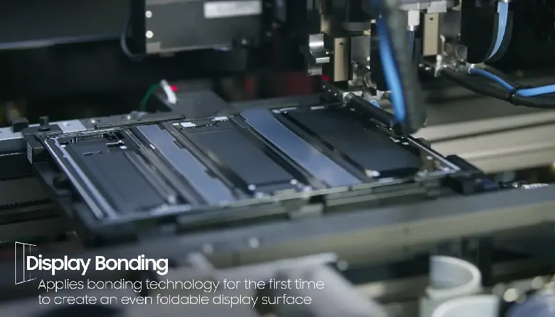 Процесс сборки Galaxy Z TriFold