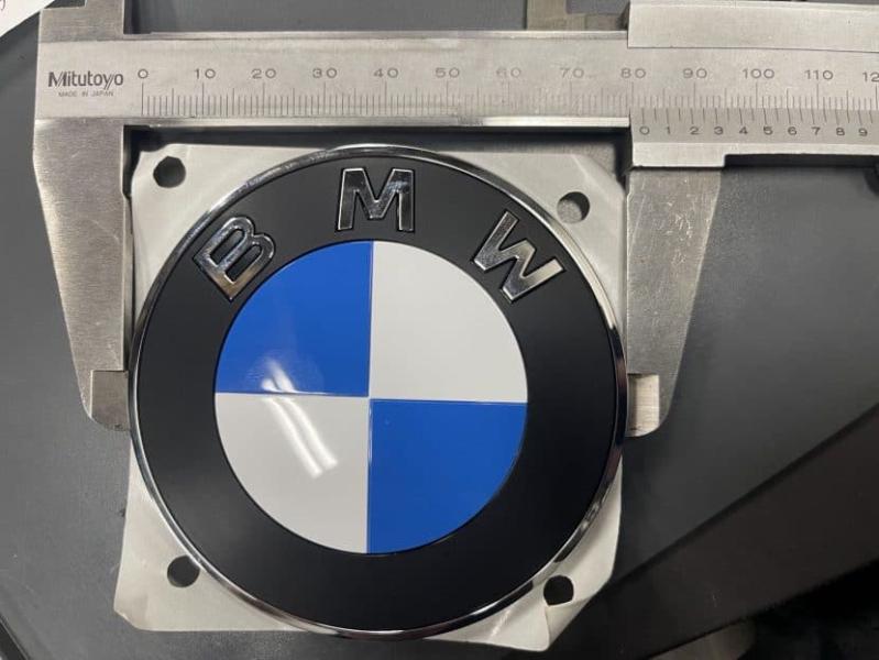 BMW начнёт устанавливать обновленную эмблему на все автомобили с февраля