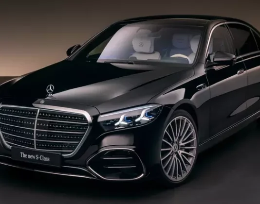 Mercedes-Benz раскрыл революцию S-Class: Больше дисплеев, искусственный интеллект и электронные новшества