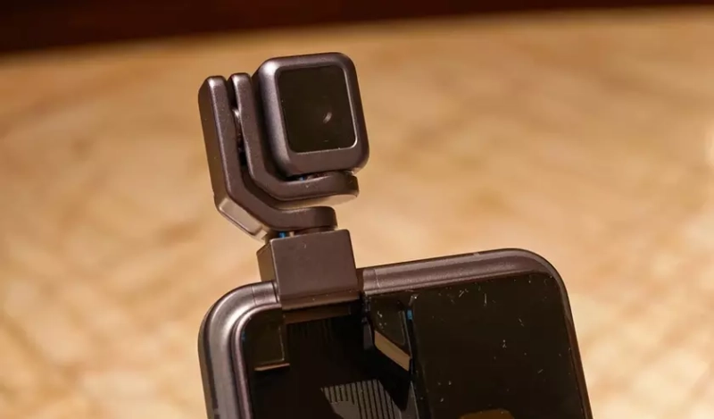 Tech Meets Innovation: Honor's Robot Phone Debuts