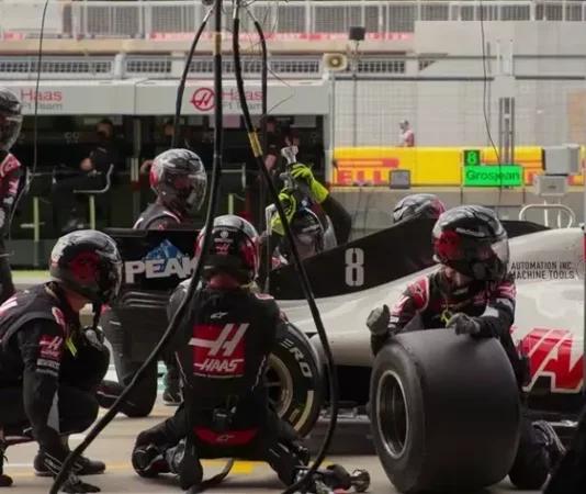 Netflix и Apple запускают гоночный мультимедийный марафон: Формула 1 выходит на новый уровень