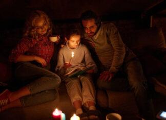 Як перетворити відключення світла на затишний вечір: 4 експертні лайфхаки