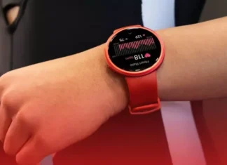 Reebok Rush: Революция фитнес-трекеров по цене смартфона