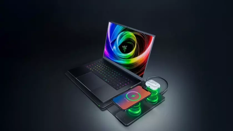 Новый чехол Razer: зарядите смартфон и наушники одновременно