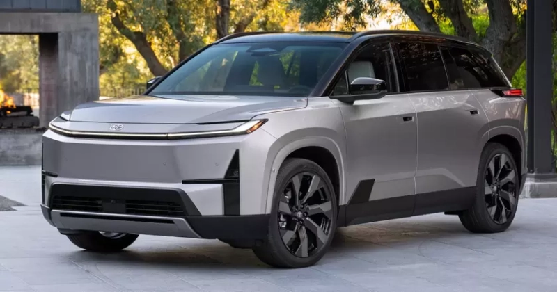 Toyota's Highlander Journey: Transitioning to Electric in 2027