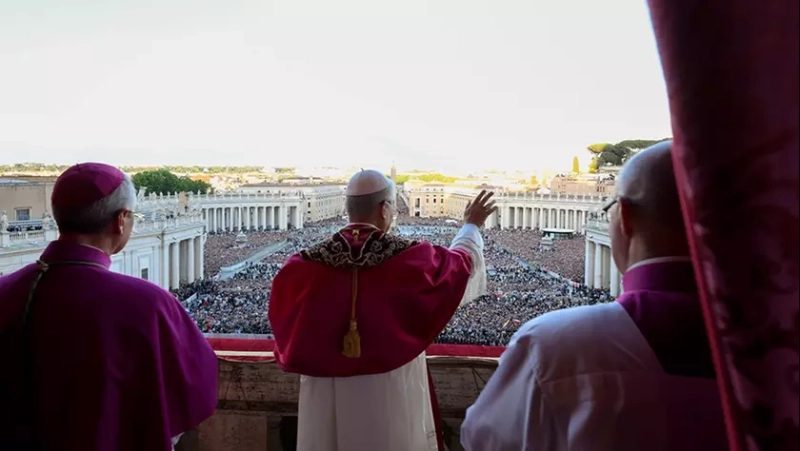Папа Римский на балконе: главные акценты выступления из Собора Святого Петра