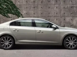 Volvo предупреждает: опасные двери на S60 могут открыться на ходу