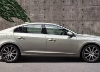 Volvo предупреждает: опасные двери на S60 могут открыться на ходу