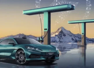 Зарядка быстрее молнии: BYD готовит революцию в электромобильности с Flash Charging