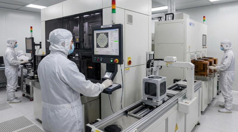 Догнать и не перегнать: китайские чипмейкеры оценили свое отставание от Запада в 10 лет