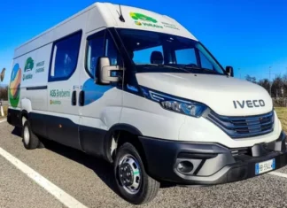 Iveco раскрыла технологию будущего: электрический фургон зарядится прямо на ходу