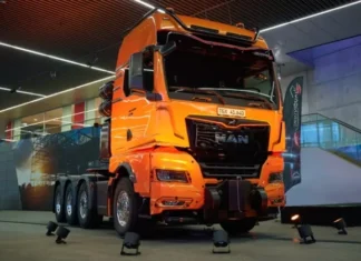 MAN представил монструозный тягач для перевозки суперсложных грузов весом до 250 тонн