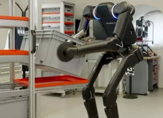 Renault представила революционных гуманоидных роботов: как Calvin-40 меняет производство электромобилей