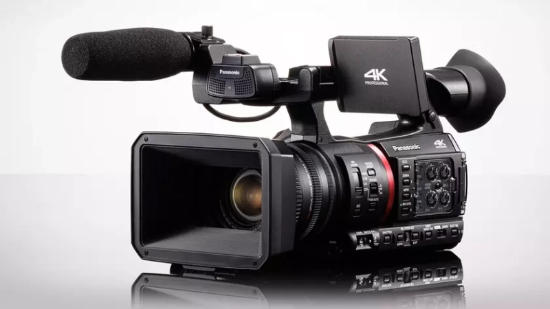 Видеокамера Panasonic AG-CX370 с объективом