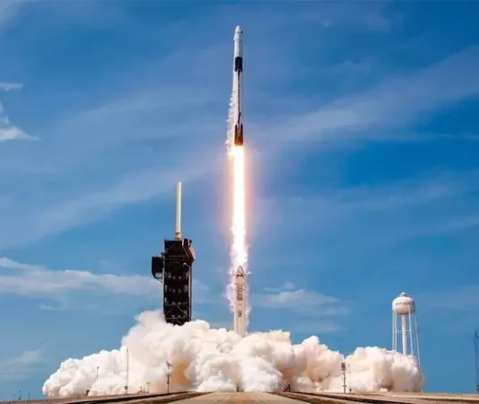 SpaceX покорила новую высоту: 10 000 спутников Starlink и революция в космической логистике