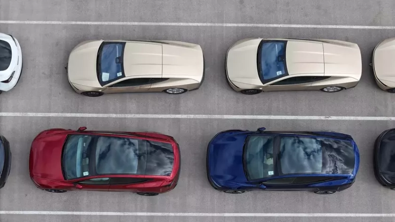 Сравнение размеров Tesla Cybercab и Model Y