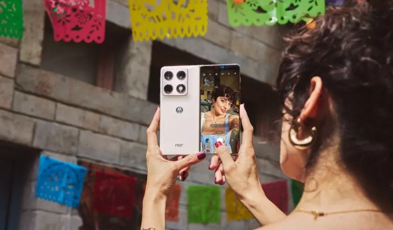 Fold Evolution: Discover Motorola's New Razr Innovation